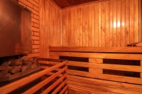 «Банечка» на дровах с прорубью в Гатном: Баня с вениками