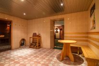 Сауны гостиничного комплекса «Червона Калина» на Днепре: Баня на дровах с бильярдом